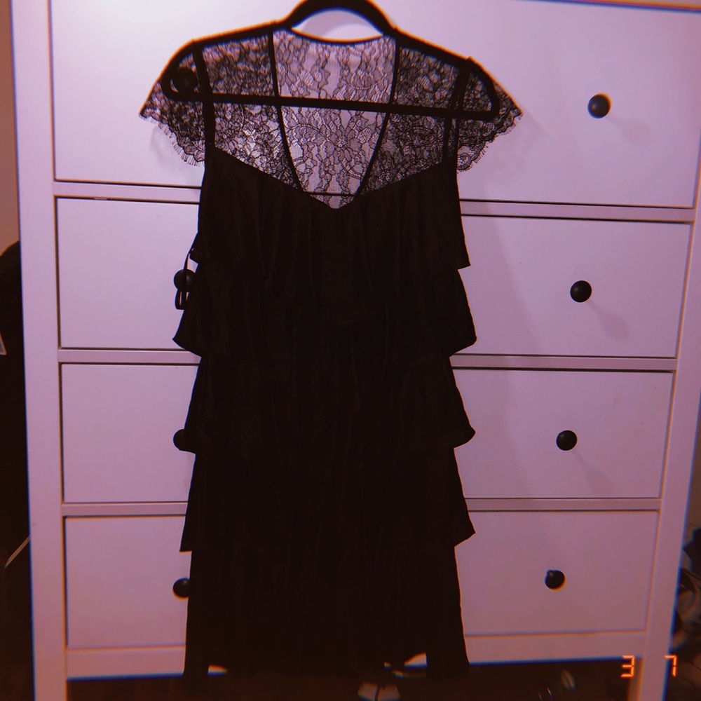 BEAUTIFUL BCBG Max Azria Dress - LIKE NEW